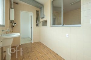 Image 13 - 929732
