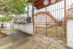 Image 33 - 929749