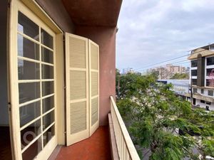 Image 6 - 929750
