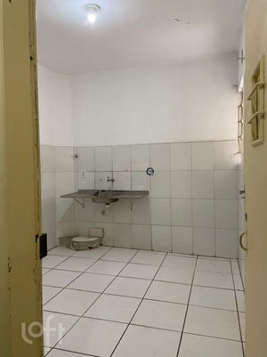 Image 25 - 929750