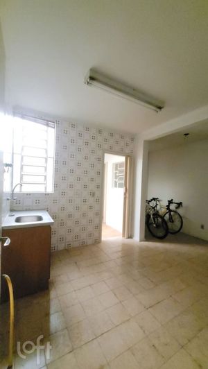 Image 7 - 929775