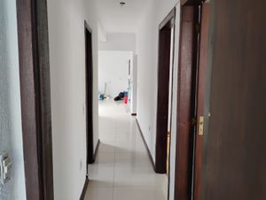 Image 5 - 929782