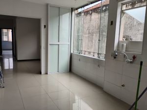Image 11 - 929782