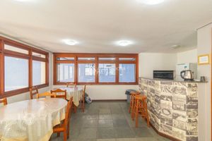 Image 33 - 929797