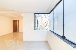 Image 7 - 929797