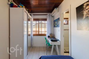 Image 39 - 929800