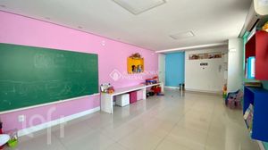 Image 11 - 929801