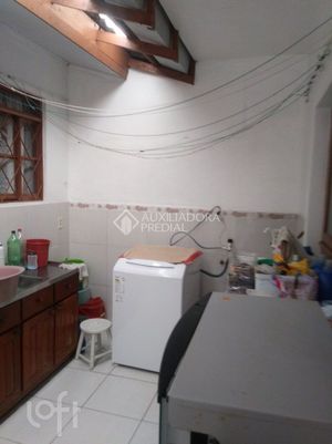 Image 11 - 929875
