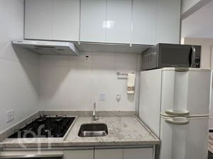 Image 7 - 929876