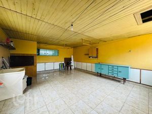 Image 15 - 929881