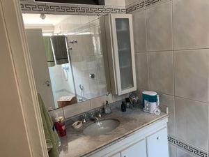 Image 19 - 929887