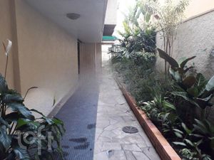 Image 21 - 929894