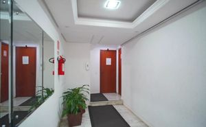 Image 8 - 929902