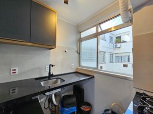 Image 13 - 929907