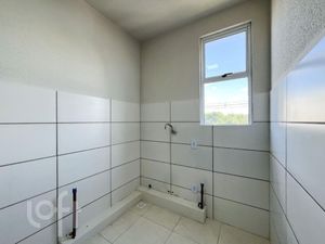 Image 8 - 929909