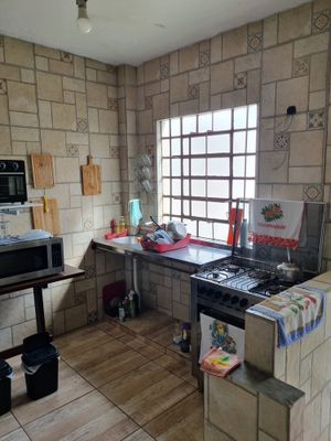 Image 10 - 929930