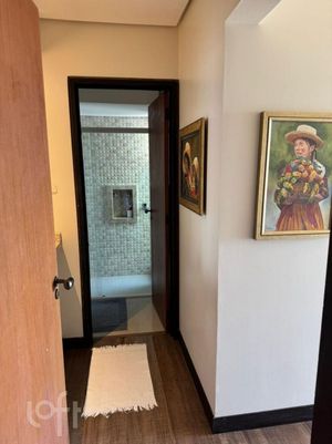 Image 19 - 929931