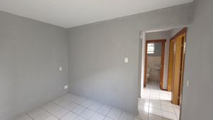 Image 3 - 929933
