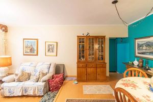 Image 3 - 929935