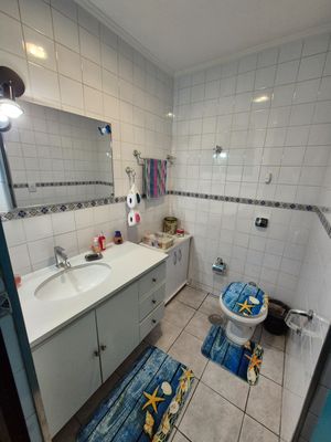 Image 13 - 929935