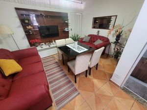 Image 19 - 929949
