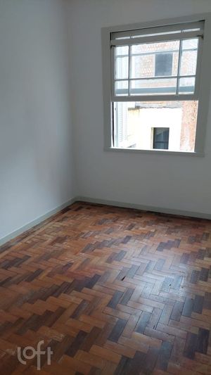 Image 21 - 929958