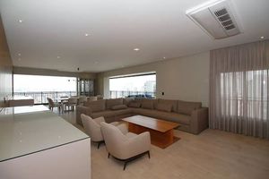 Image 3 - 929971