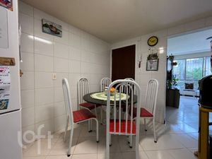 Image 7 - 929975