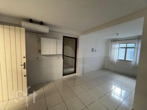 Image 8 - 929979