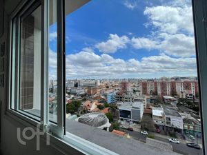Image 17 - 929989