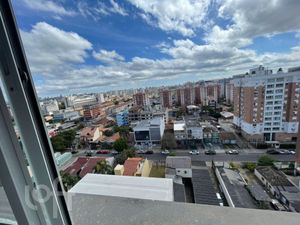 Image 7 - 929989