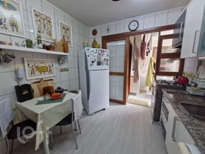 Image 4 - 929992
