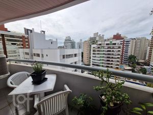 Image 17 - 929992