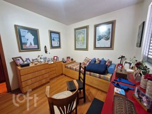 Image 35 - 929992