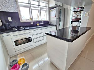 Image 4 - 929996