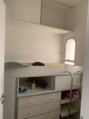 Image 19 - 930005