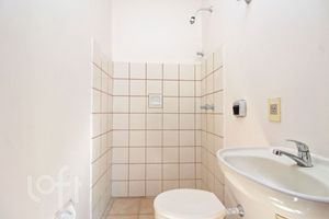 Image 36 - 930006