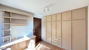 Image 18 - 930006