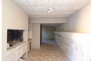 Image 31 - 930006