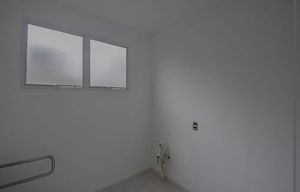 Image 7 - 930013