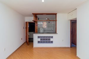 Image 5 - 930014