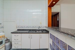 Image 15 - 930014