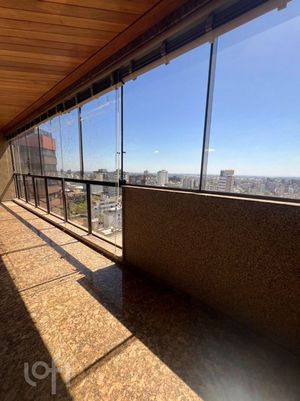 Image 8 - 930025