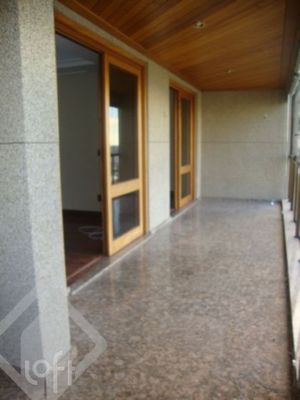 Image 39 - 930025