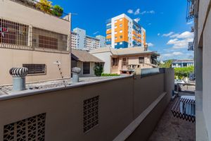 Image 15 - 930076