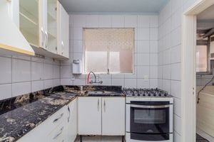 Image 21 - 930076