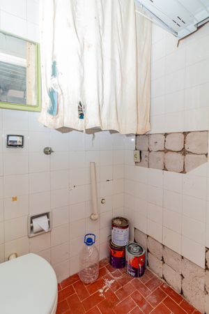 Image 26 - 930076