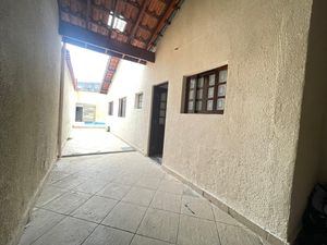 Image 22 - 930077