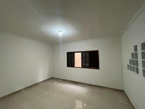 Image 7 - 930077