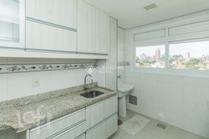 Image 6 - 930115